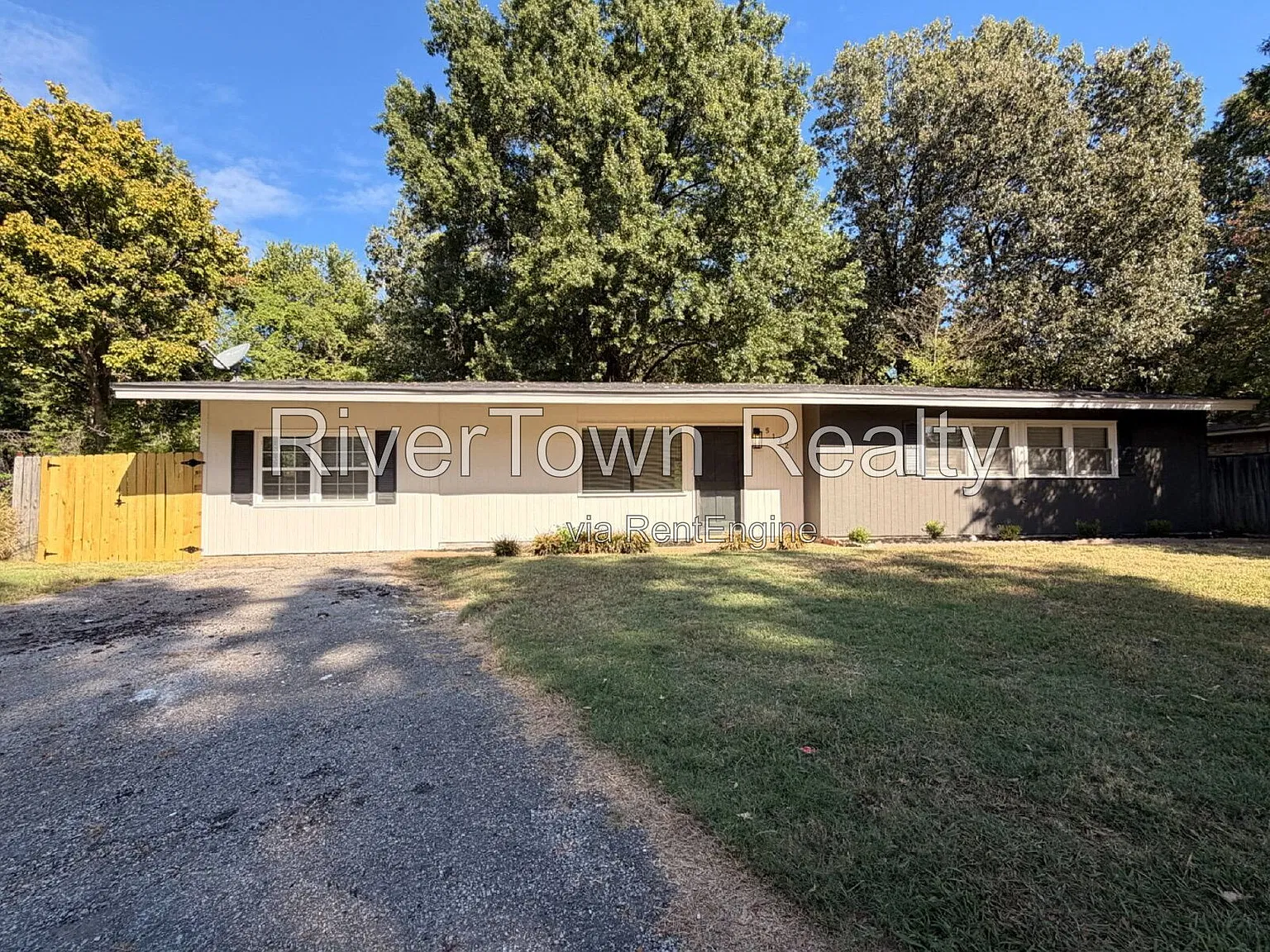 3 bed, 2.0 bath, 1670 sqft, $1,950 — Photo 2