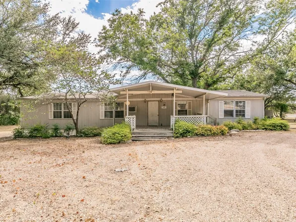 107 Cedar Creek Dr, Azle, TX 76020