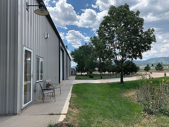 Apt - Front Yard