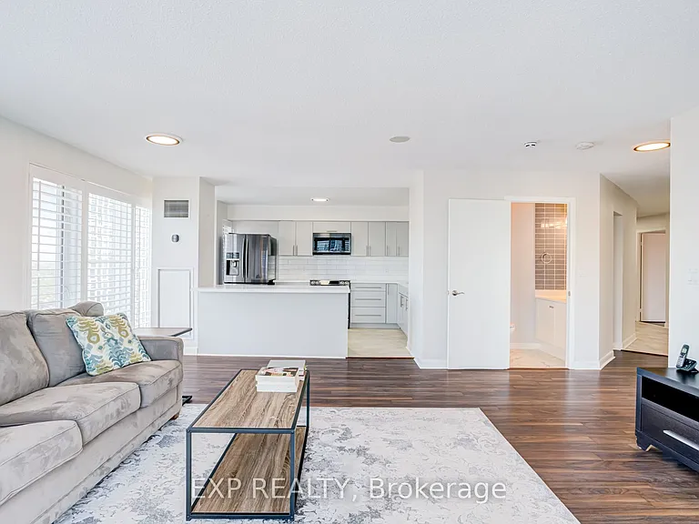 210 Victoria St #Penthouse 09 — Photo 14