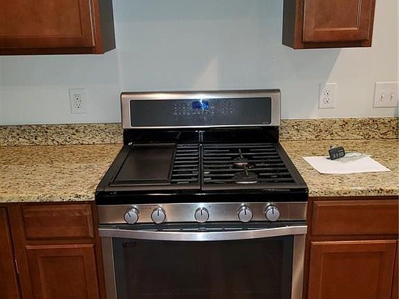 4th image of 9248 Montgomery Dr