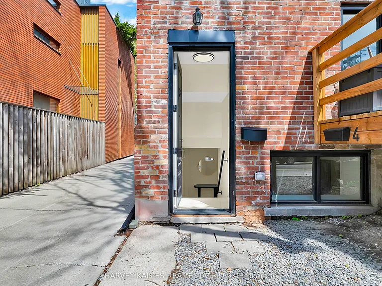 692 Richmond St W #3 — Photo 3