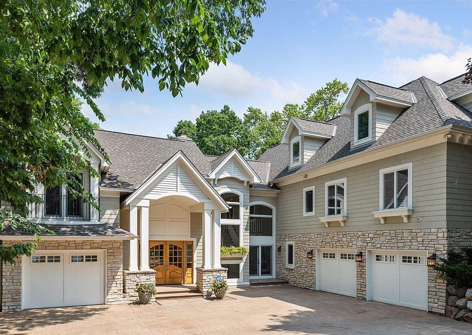 1st image of 3229 Casco Cir