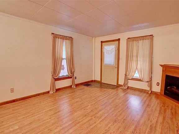 4th image of 199 King St