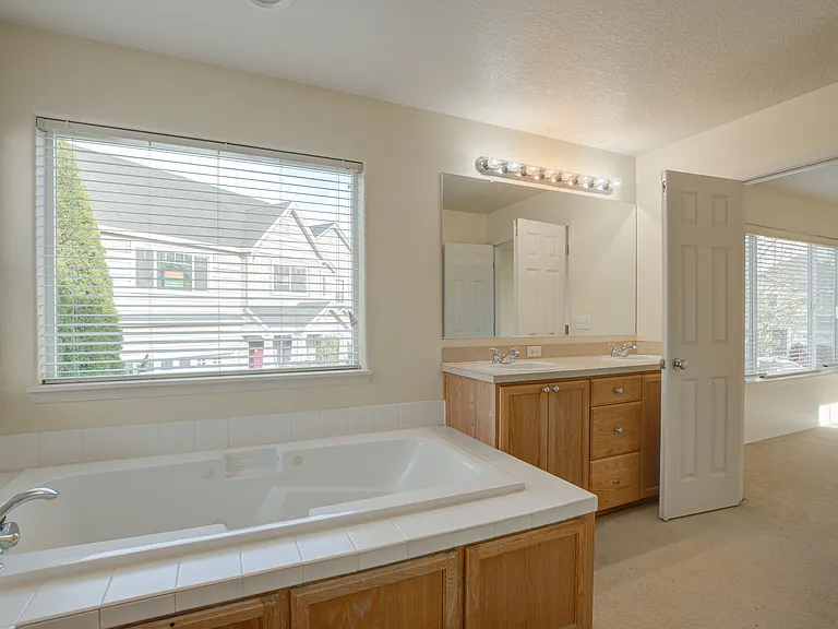16833 NW Greyhawk Dr — Photo 26