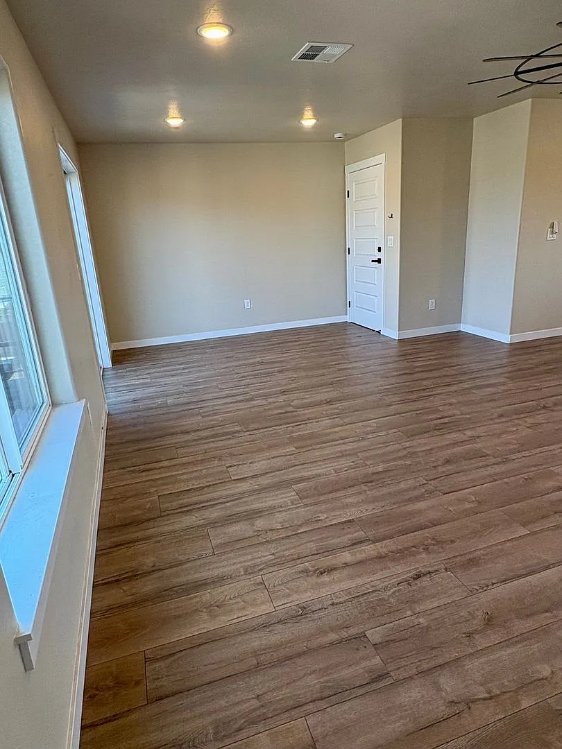 7851 28th Street — Photo 3