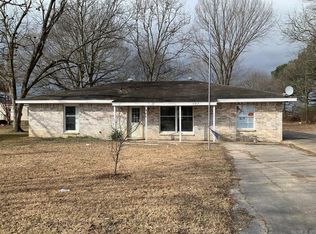327 S Crockett St, Stuttgart, AR 72160