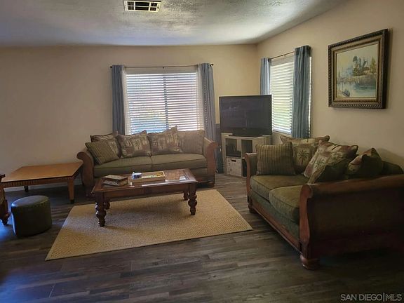 4th image of 1433 Kauai St