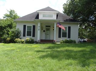719 Dunlap St, Paris, TN 38242