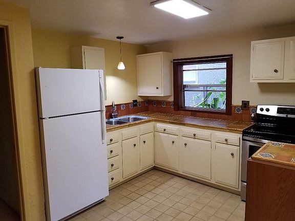 Kitchen with ample cabinets