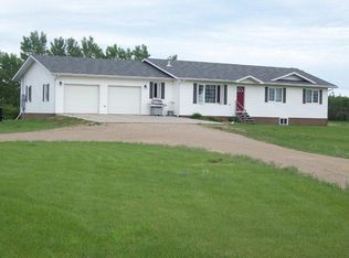 1735 Annies Ln NE, Manvel, ND 58256