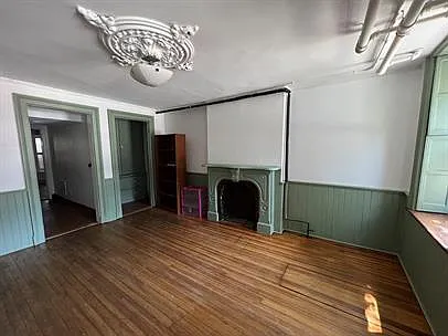221 Lancaster Street — Photo 2