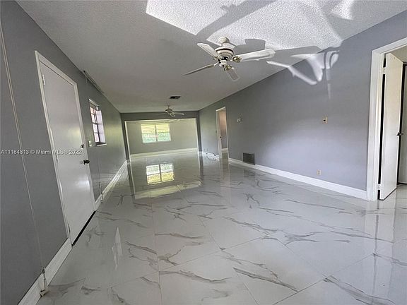 5th image of 748 Whippoorwill Ln #748