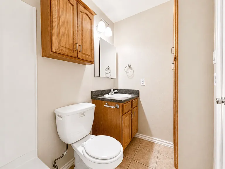 1430 NW 25th St #210 — Photo 7