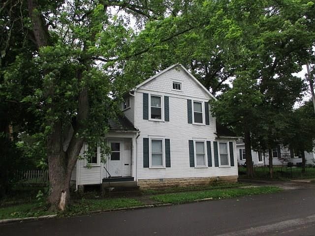 2nd image of 108 W Race St