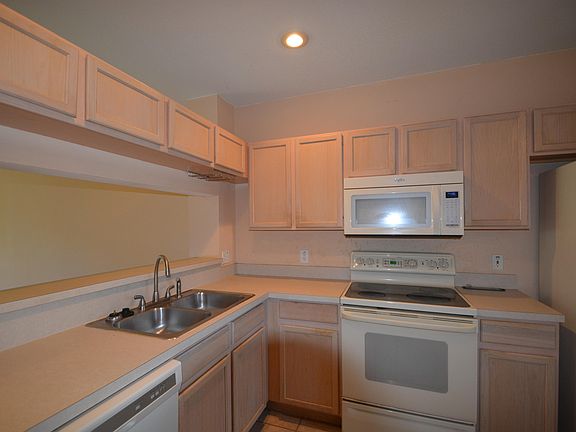 5th image of 531 Steeplechase Ln #531