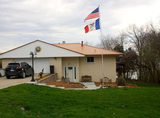 122 Skyline Dr, Knoxville, IA 50138