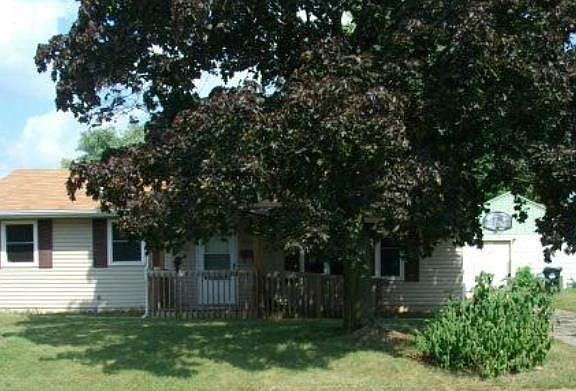 2nd image of 3750 Montevideo Dr