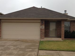 1401 SW 25th St, Moore, OK 73170