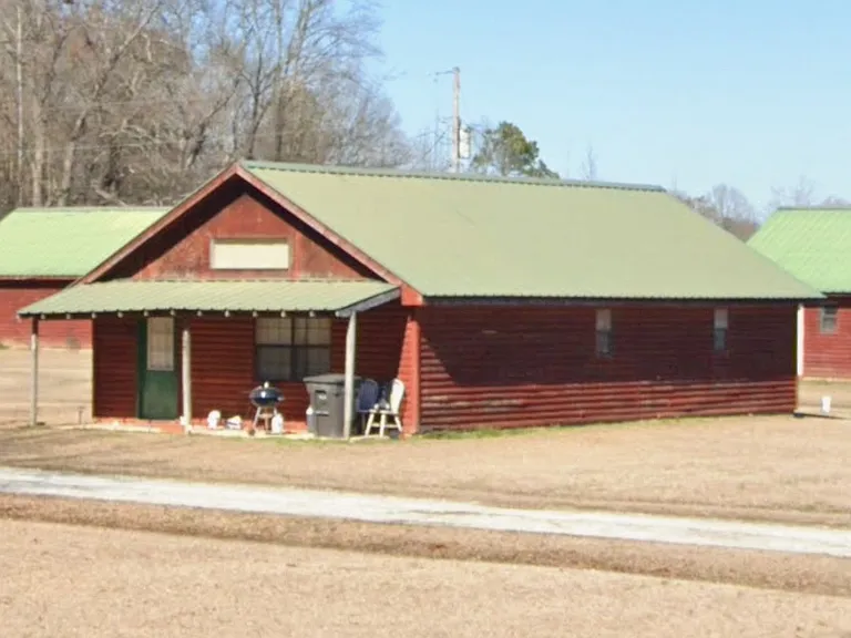 Log Cabin Cir — Photo 2