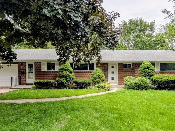 814 N Grove St, Bowling Green, OH 43402