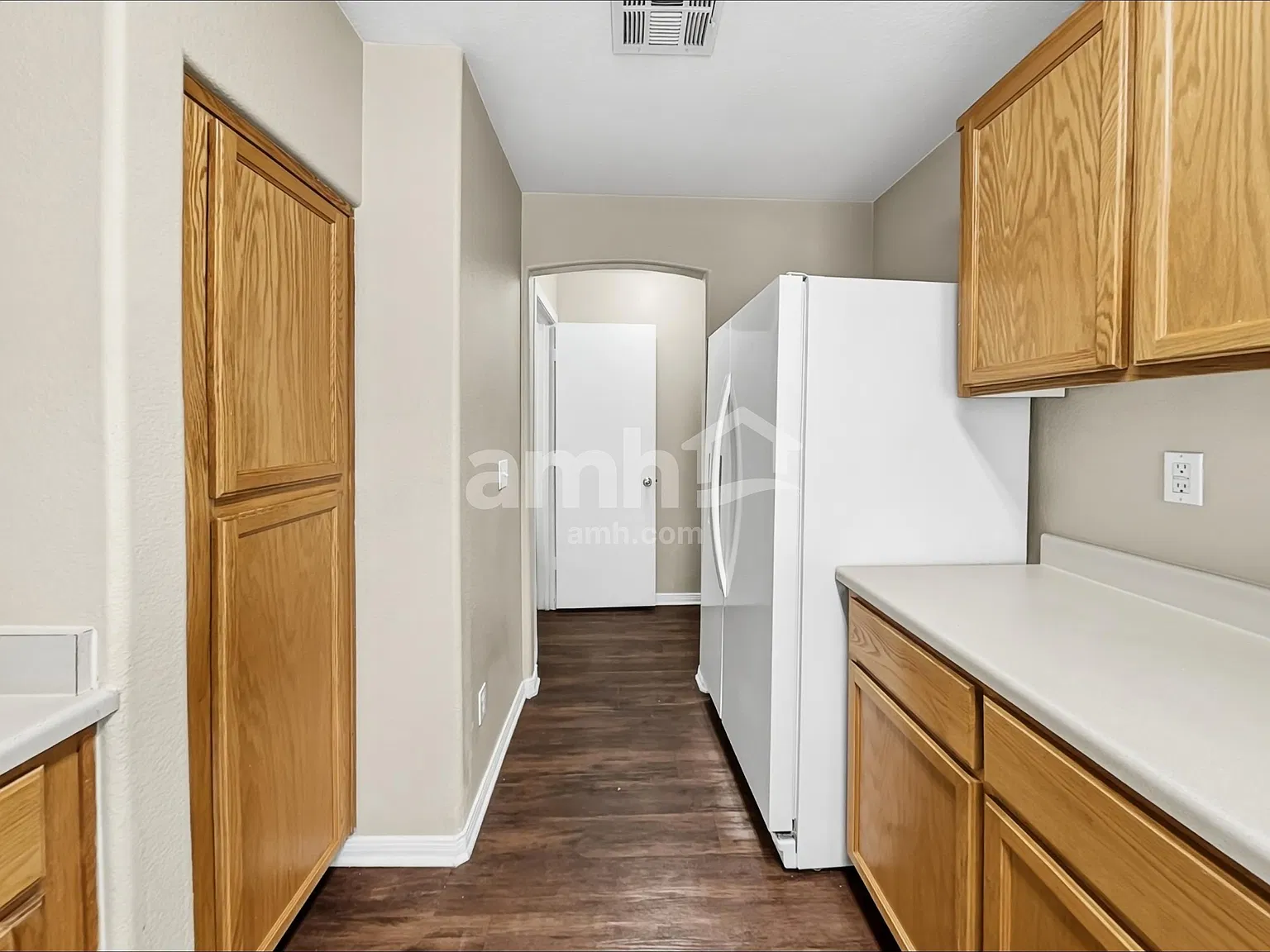 3 bed, 2.5 bath, 1170 sqft, $1,840 — Photo 4