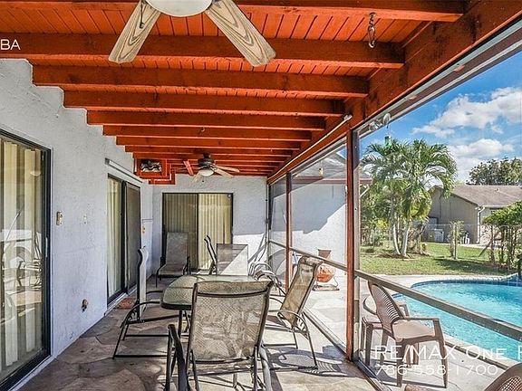 4th image of 10992 NW 21st St