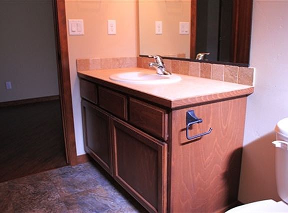 5th image of 3807 S Morrow Ln