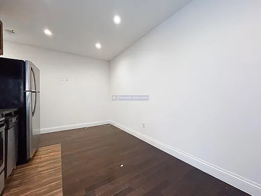 Rented by Sovereign Associates | media 13