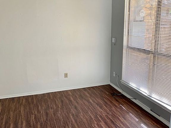 5th image of 339 Gregory Ln #1