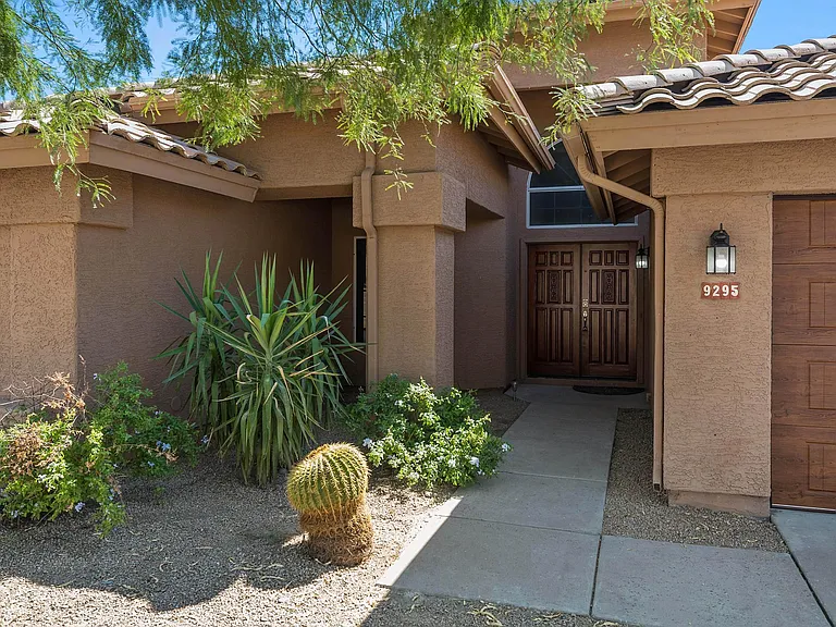 9295 E Rockwood Dr — Photo 6