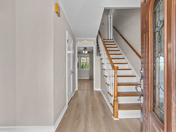 2nd image of 2304 Meadow Lake Cir