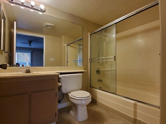 5th image of 665 Ascot Dr Unit 17