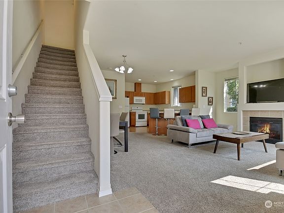 3rd image of 2150 Charles Street #B
