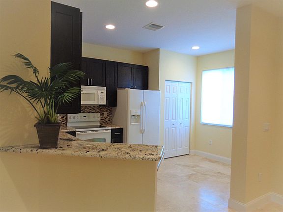 3rd image of 2503 Stockbridge Square SW