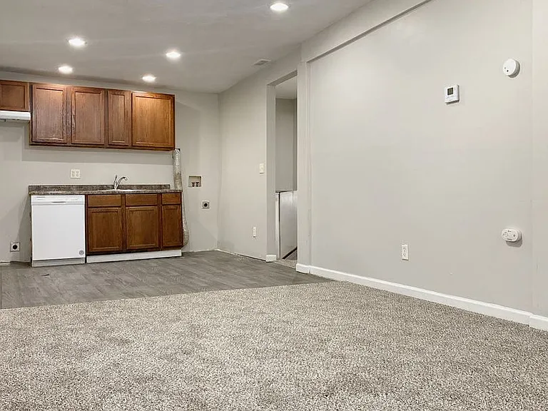 4420 N 48th St — Photo 11