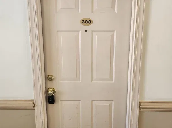 8941 Town Center Cir #2-308, Upper Marlboro, MD 20774