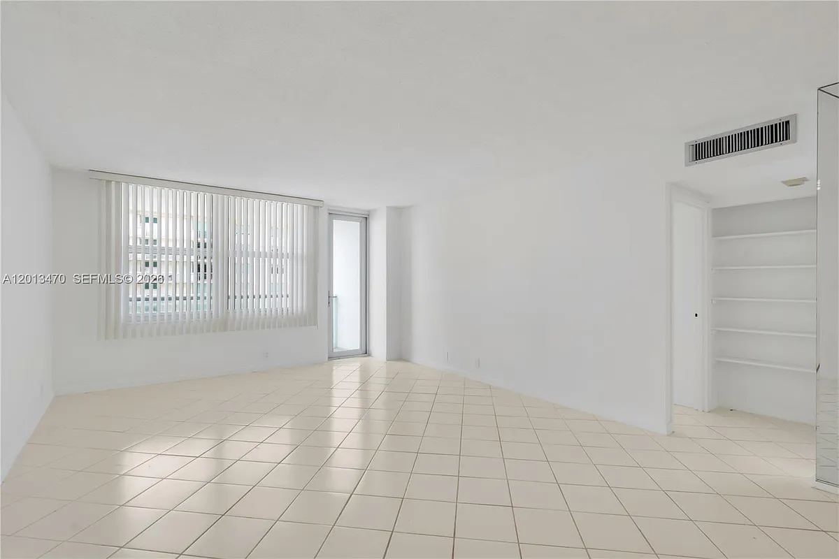 Building Photo - 9511 Collins Ave #906
