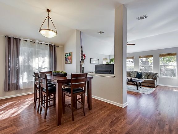 4th image of 4121 Moss Hollow Dr