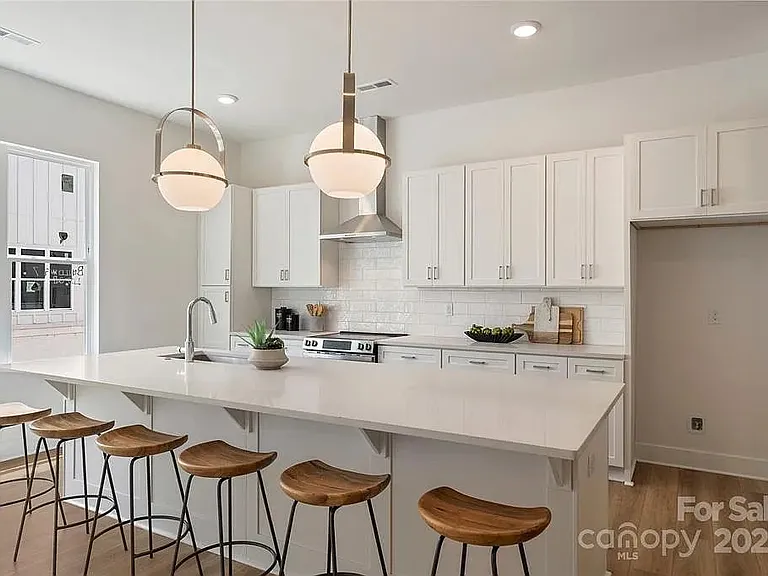 5007 Nimes Rd — Photo 32