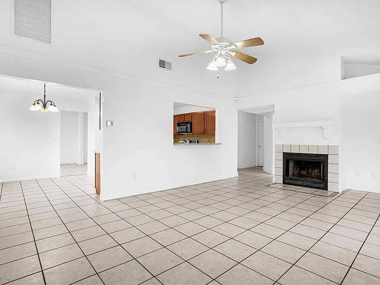601 Tomlinson Ter — Photo 10