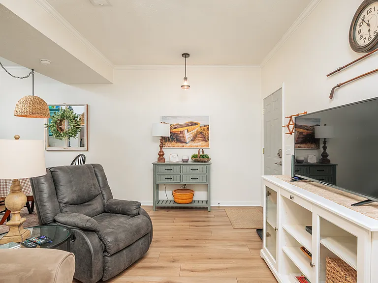 1257 Louisville St #19 — Photo 2