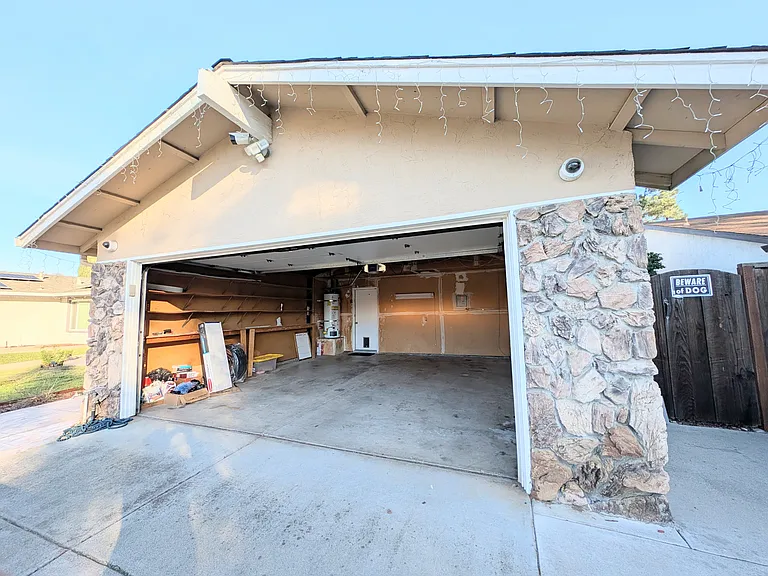 Garage (2 car)