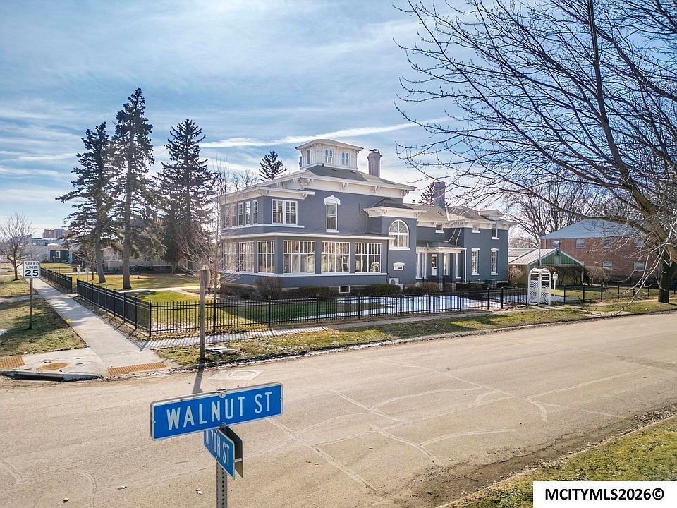 1st image of 628 Walnut St