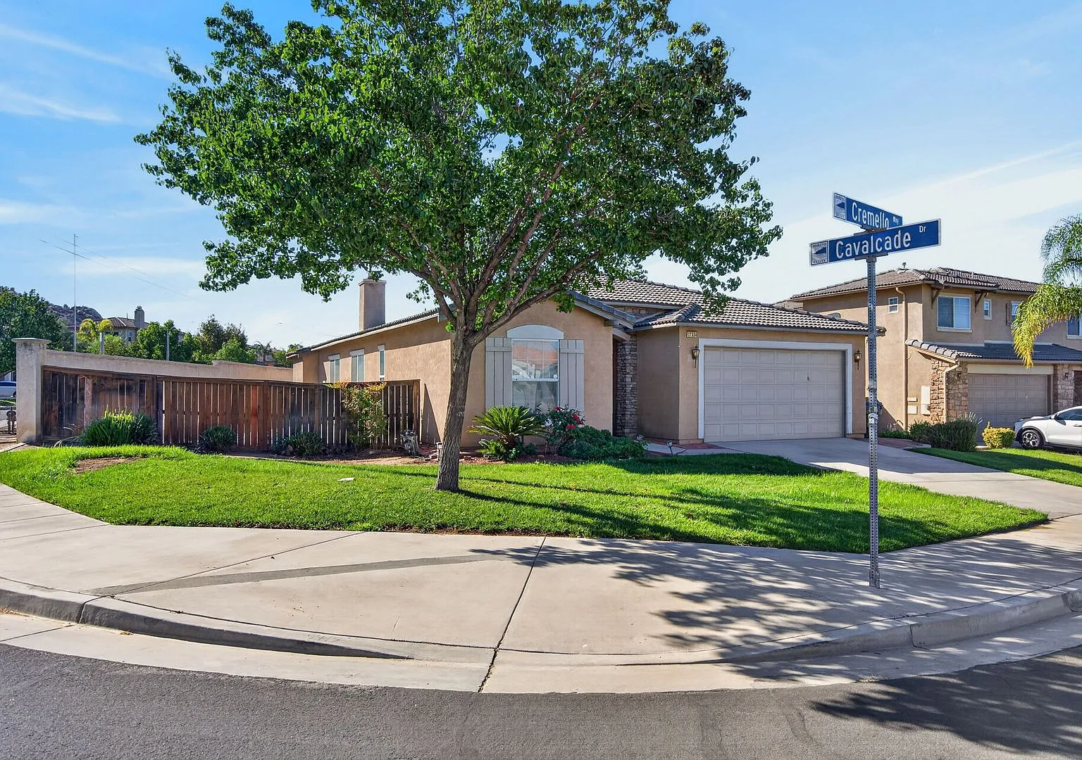 Expansive Single Story Home — Photo 2