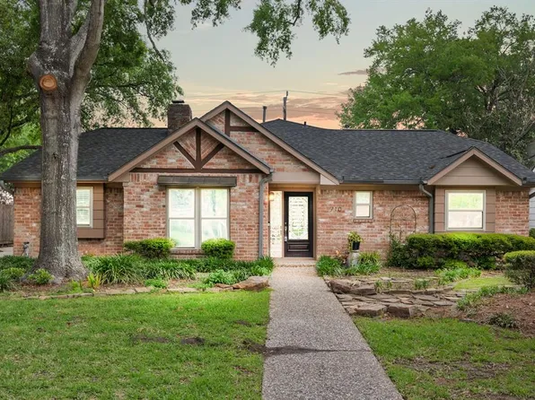 710 Merrick Drive, Sugar Land, TX 77478