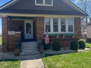 1037 Brown Ave, Galesburg, IL 61401