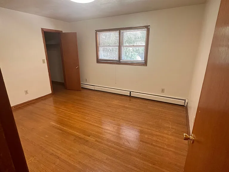Apartment Heights — Photo 23