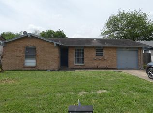 922 Quebec Dr, Garland, TX 75040