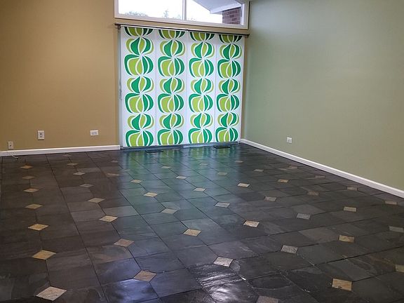 3rd image of 6961 N Oakley Ave APT 403
